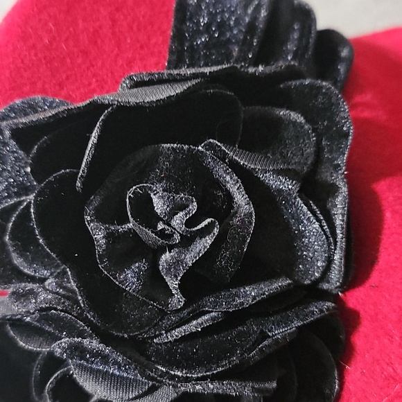 Wool Hat Red With Black Velvet Flowers Sash Ribbon Vintage Vibes - Picture 10 of 10